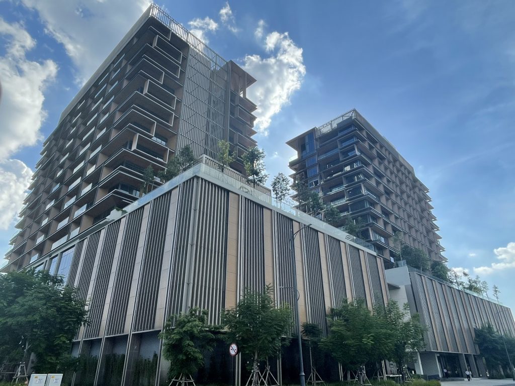 DETAILED LAYOUTS OF COVE RESIDENCES APARTMENTS